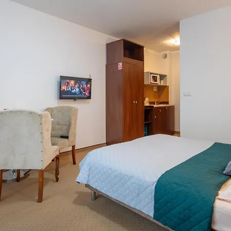 Trzy Sosny Okrzei 1c Apartment